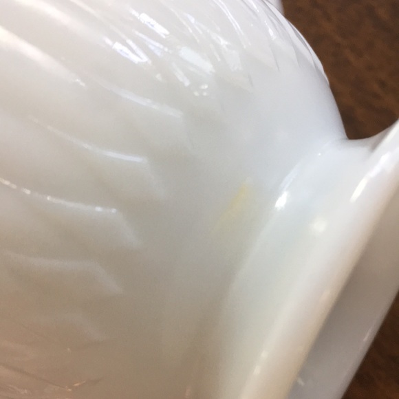 Vintage Milk Glass Sugar Bowl - Picture 6 of 6